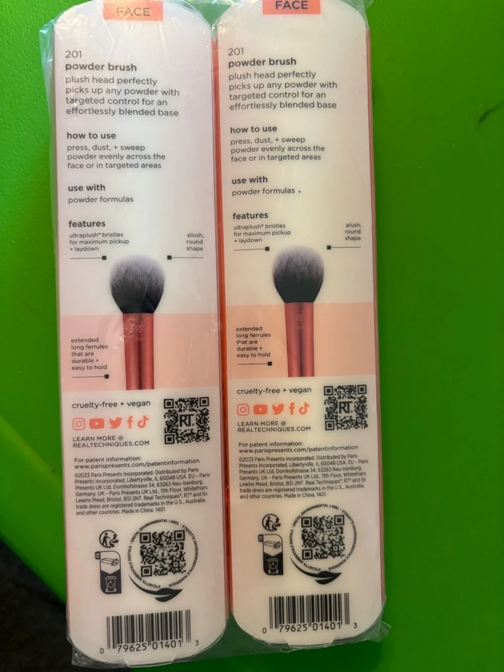 Real Techniques Powder Brush — Rose Gold Handle, Black-to-White Bristles